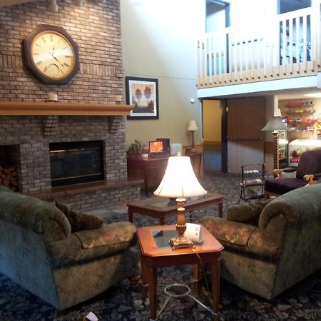 Cobblestone Hotel & Suites - Wisconsin Rapids Bagian luar foto