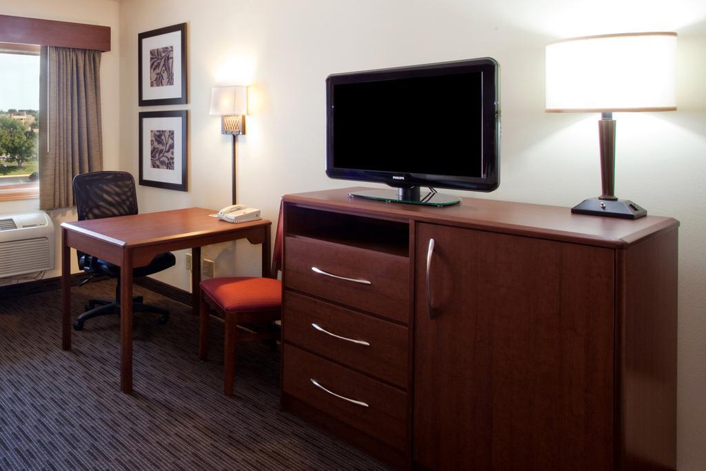 Cobblestone Hotel & Suites - Wisconsin Rapids Bagian luar foto