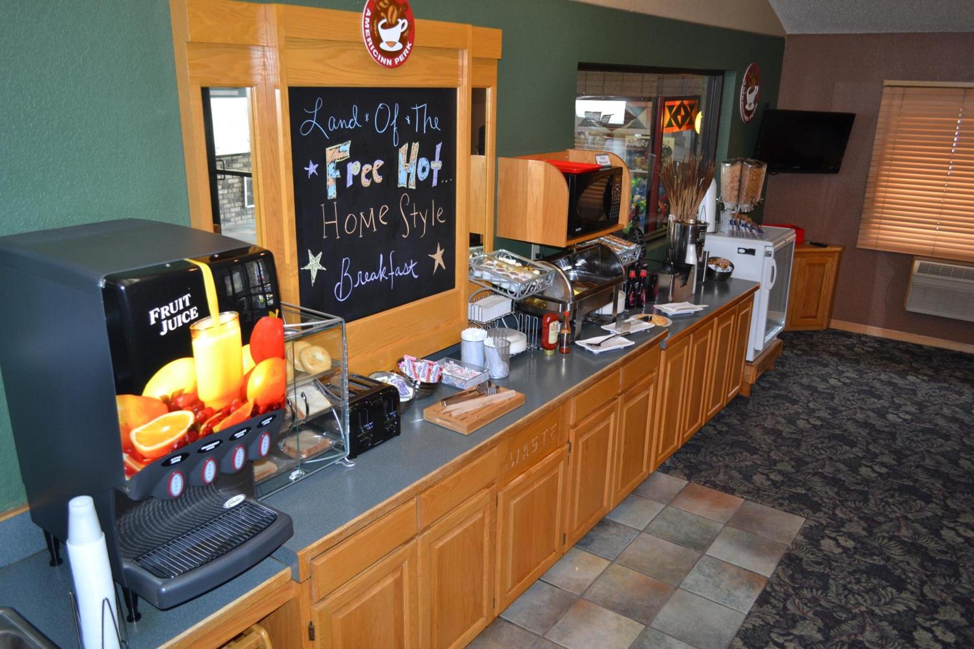 Cobblestone Hotel & Suites - Wisconsin Rapids Bagian luar foto