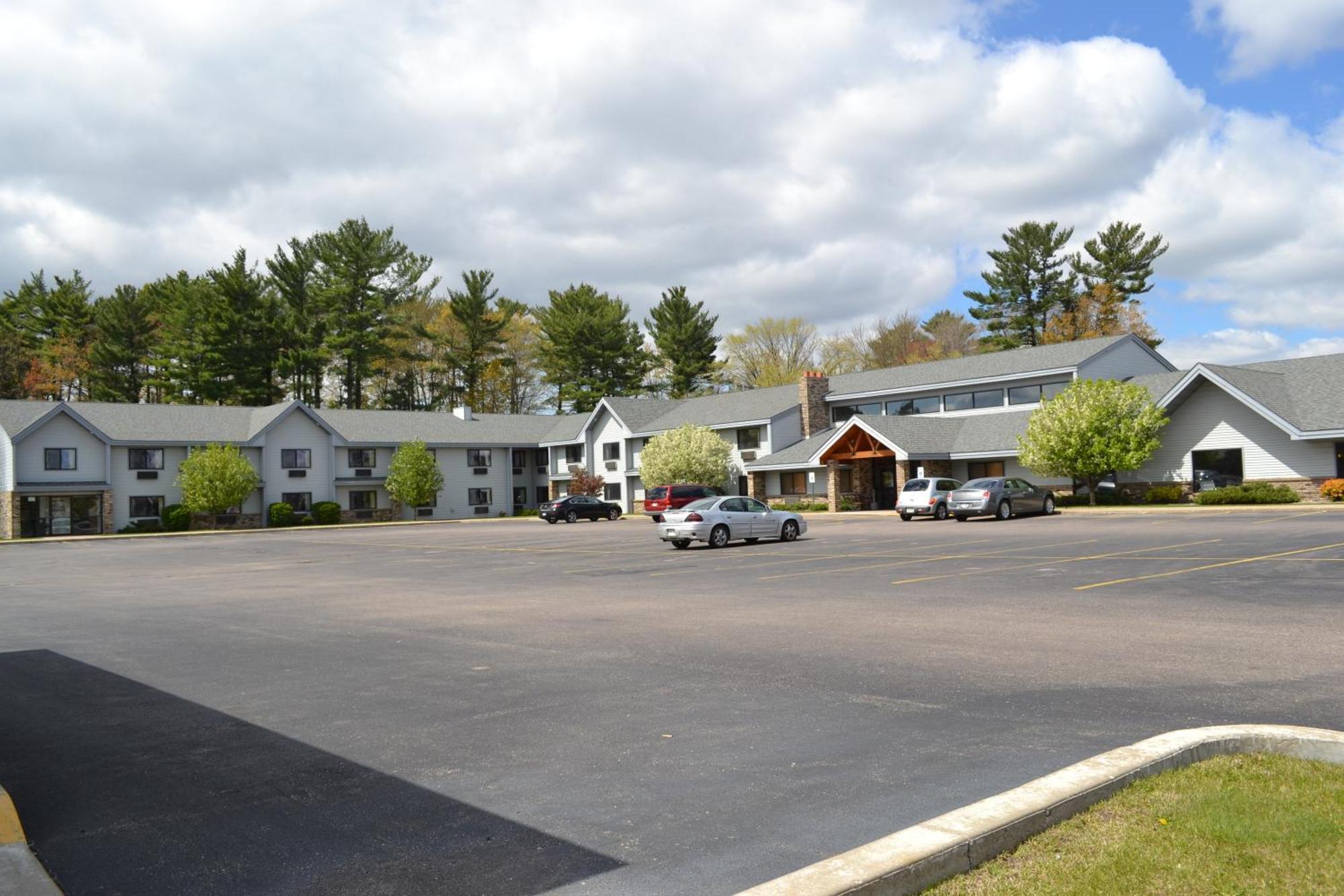 Cobblestone Hotel & Suites - Wisconsin Rapids Bagian luar foto