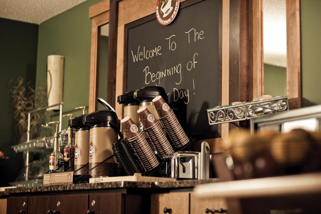 Cobblestone Hotel & Suites - Wisconsin Rapids Bagian luar foto