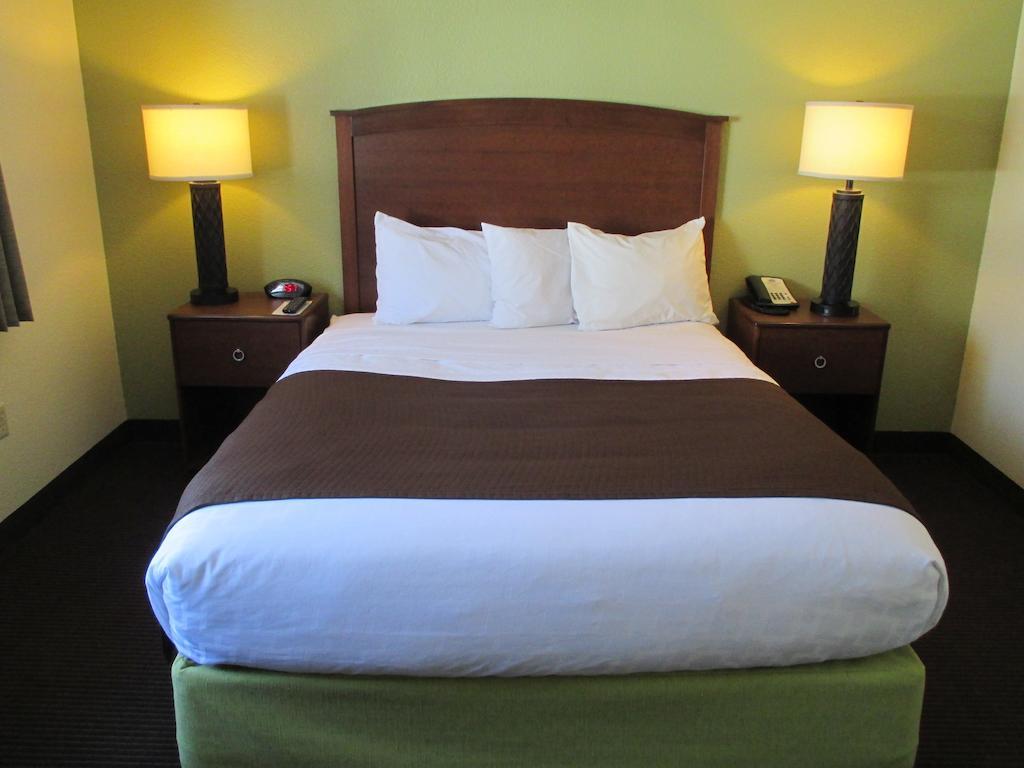 Cobblestone Hotel & Suites - Wisconsin Rapids Bagian luar foto
