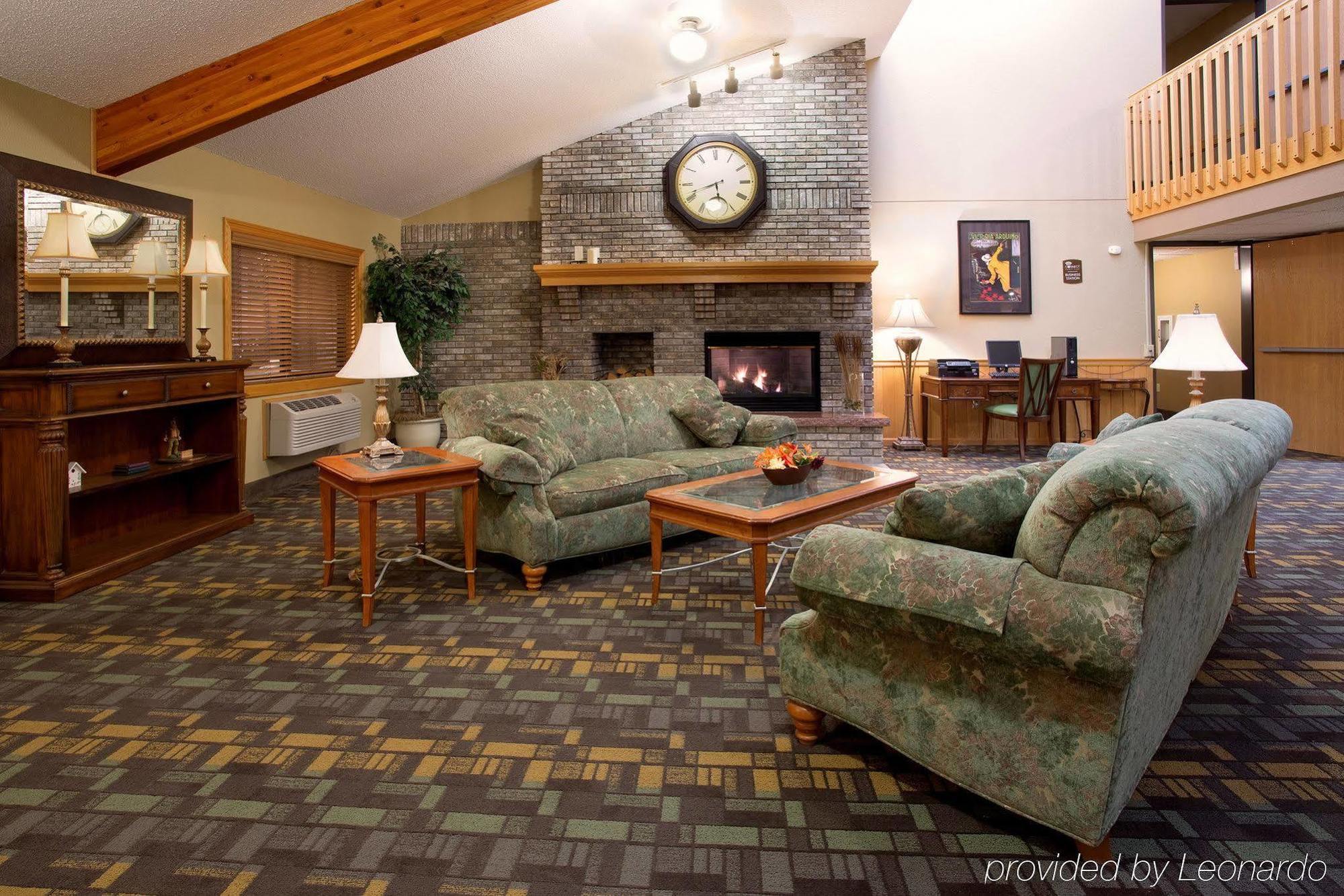 Cobblestone Hotel & Suites - Wisconsin Rapids Bagian luar foto