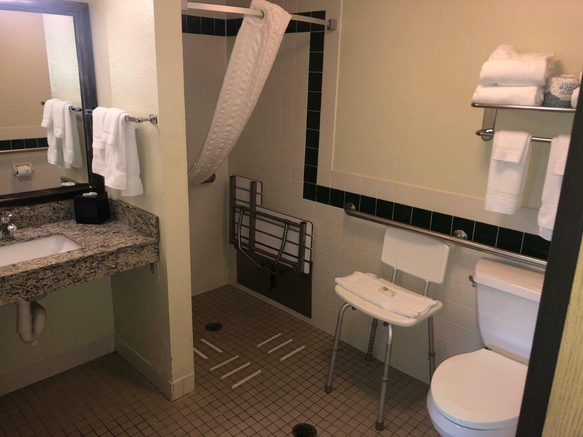 Cobblestone Hotel & Suites - Wisconsin Rapids Bagian luar foto