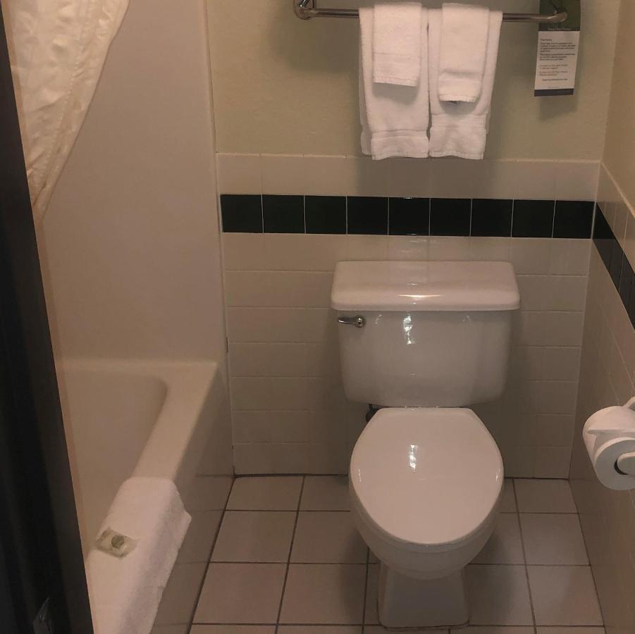 Cobblestone Hotel & Suites - Wisconsin Rapids Bagian luar foto