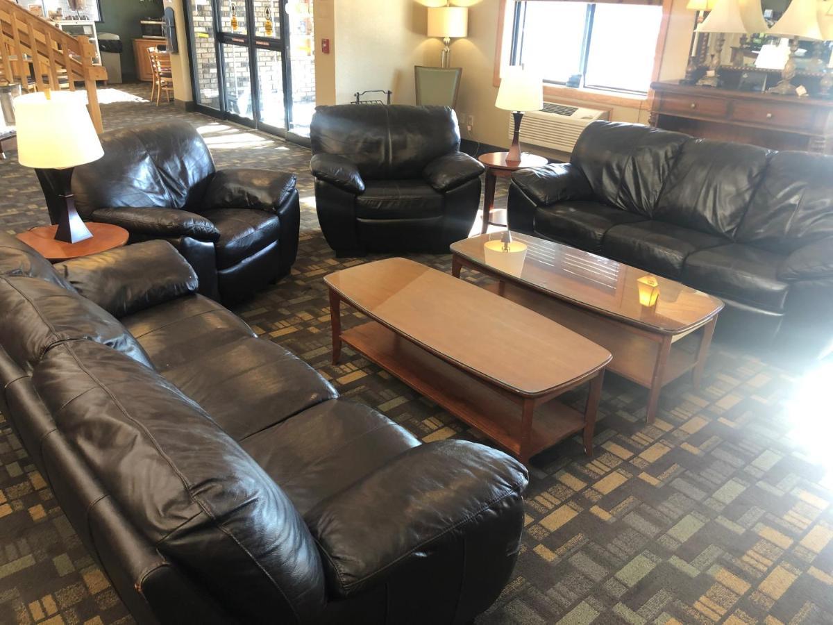 Cobblestone Hotel & Suites - Wisconsin Rapids Bagian luar foto